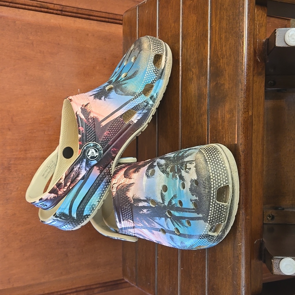 Crocs palm trees sunset mens 6 womens 8
